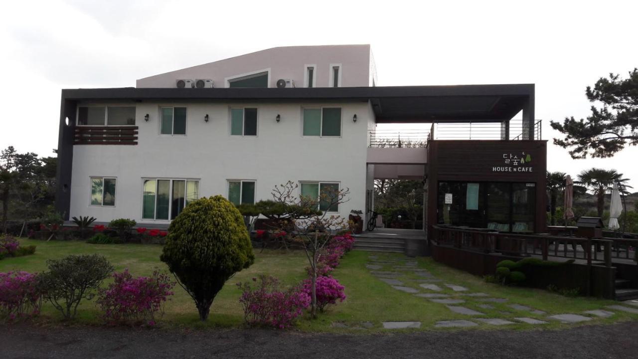 Moon Forest Guesthouse Jeju by Eksteriør bilde