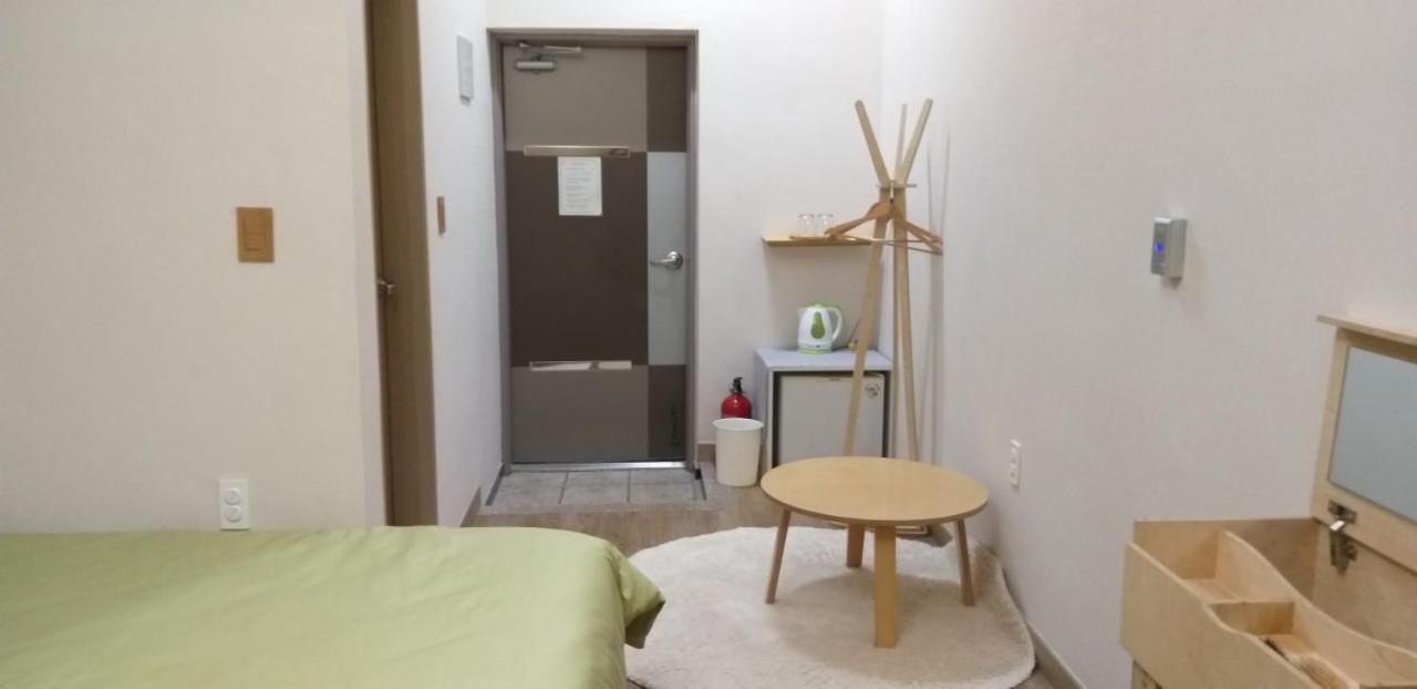 Moon Forest Guesthouse Jeju by Eksteriør bilde