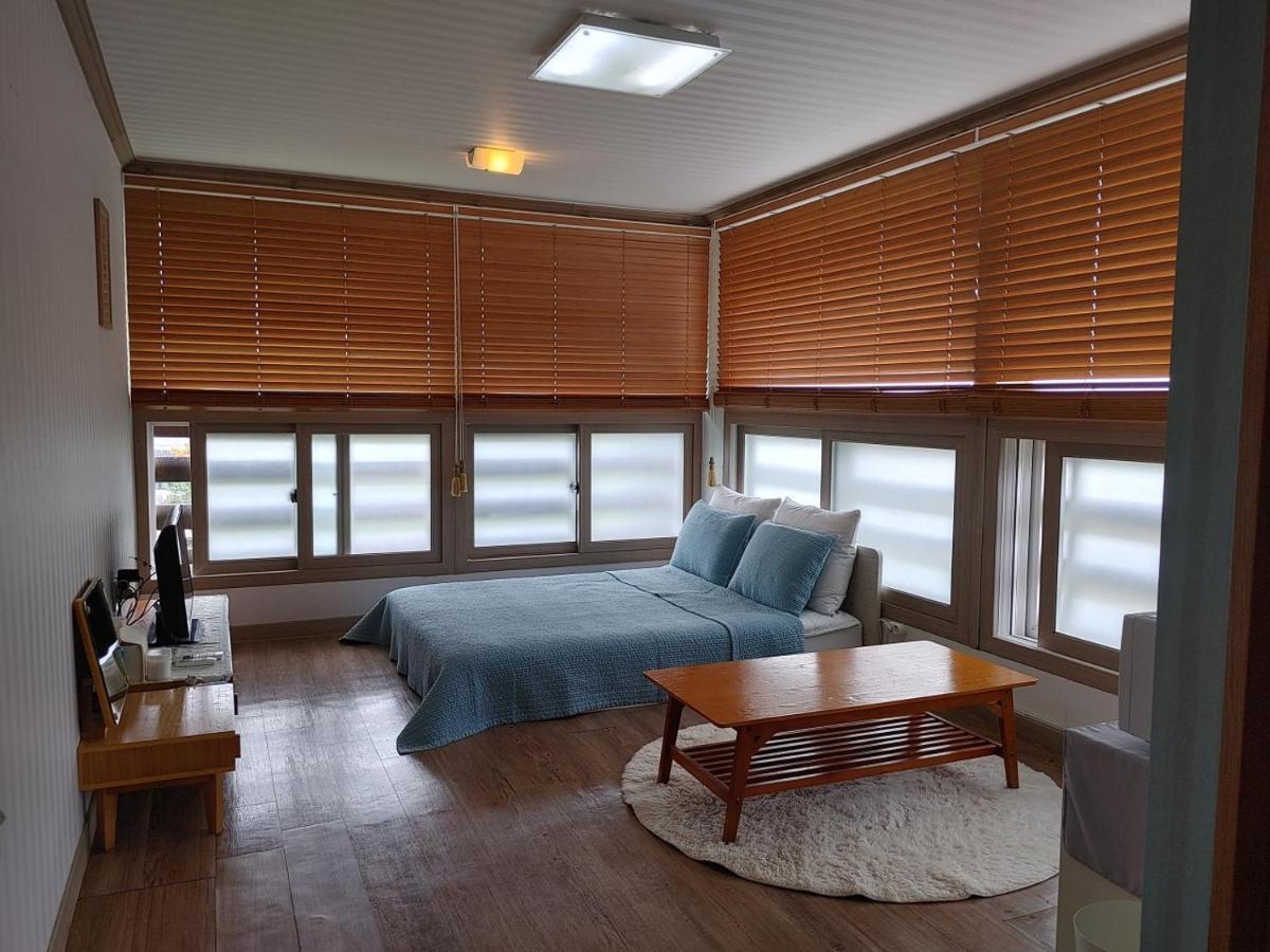 Moon Forest Guesthouse Jeju by Eksteriør bilde