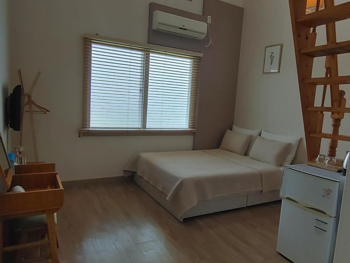Moon Forest Guesthouse Jeju by Eksteriør bilde