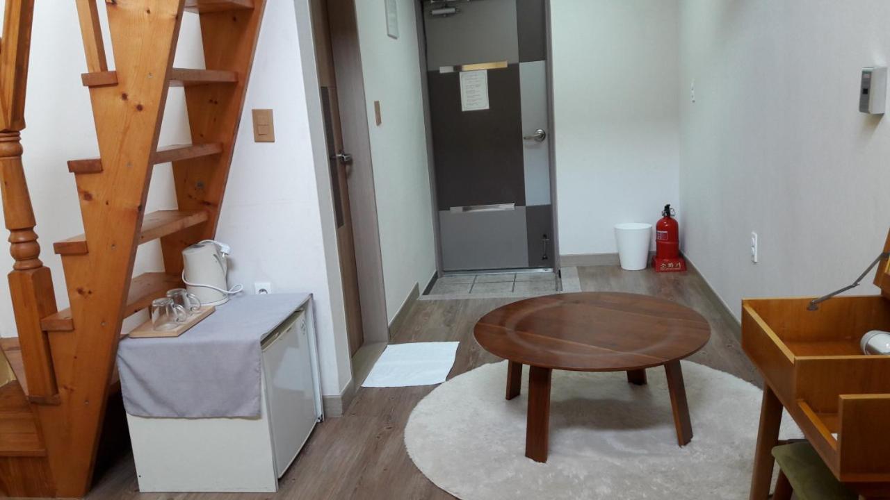 Moon Forest Guesthouse Jeju by Eksteriør bilde