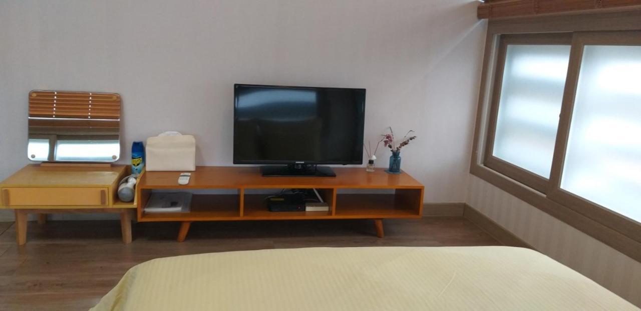 Moon Forest Guesthouse Jeju by Eksteriør bilde